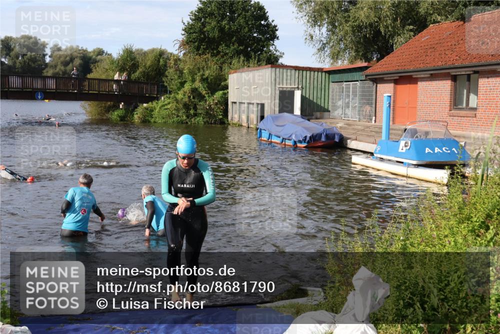 31.08.2025 - Elbe Triathlon Hamburg Luisa Fischer http://msf.ph/oto/8681790 31.08.2025 09:35:08 Schwimmen 790 meine-sportfotos.de