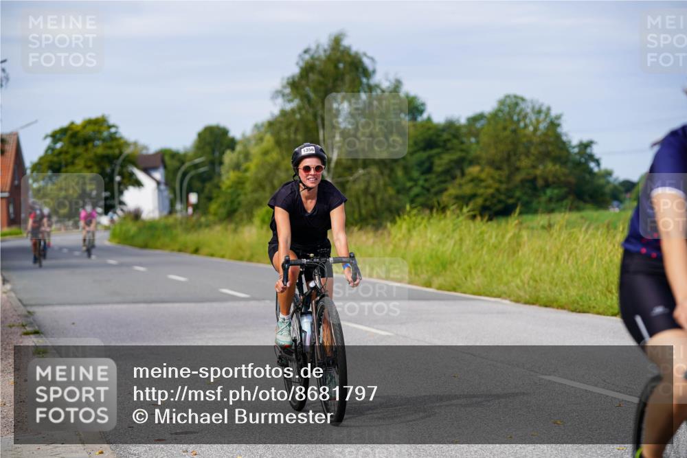 31.08.2025 - Elbe Triathlon Hamburg Michael Burmester http://msf.ph/oto/8681797 31.08.2025 10:58:05 Radfahren 1299, 1351, 1353, 1356, 1495, 1506, 1615 meine-sportfotos.de