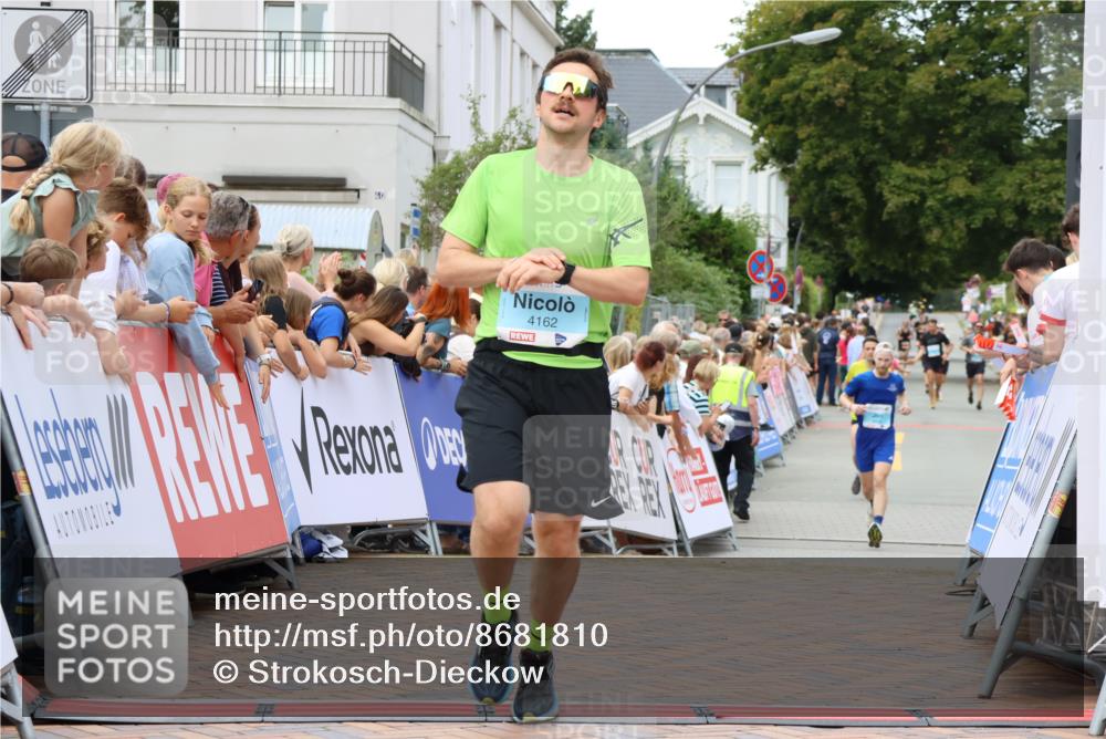 31.08.2025 - 21. Blankeneser Heldenlauf Strokosch-Dieckow http://msf.ph/oto/8681810 31.08.2025 12:05:57 Ziel 5762, 4392, 4162 meine-sportfotos.de