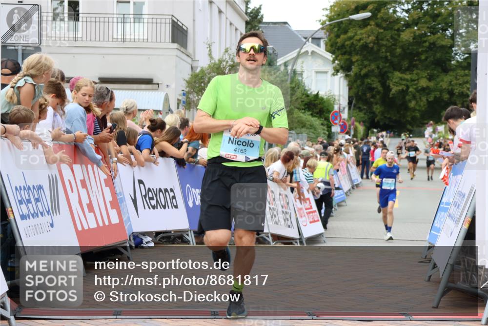 31.08.2025 - 21. Blankeneser Heldenlauf Strokosch-Dieckow http://msf.ph/oto/8681817 31.08.2025 12:05:57 Ziel 5762, 4392, 4162 meine-sportfotos.de