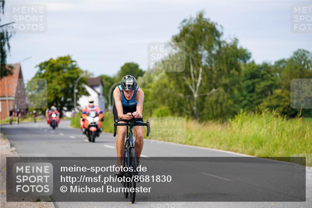 31.08.2025 - Elbe Triathlon Hamburg Michael Burmester http://msf.ph/oto/8681830 31.08.2025 10:58:33 Radfahren 1608 meine-sportfotos.de