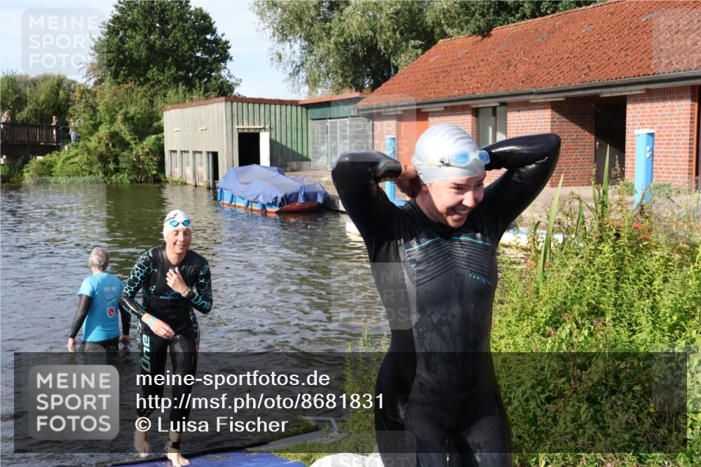 31.08.2025 - Elbe Triathlon Hamburg Luisa Fischer http://msf.ph/oto/8681831 31.08.2025 09:35:28 Schwimmen 781, 903, 914 meine-sportfotos.de
