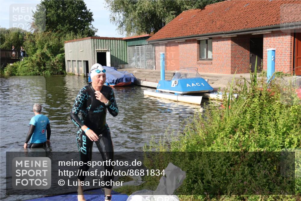 31.08.2025 - Elbe Triathlon Hamburg Luisa Fischer http://msf.ph/oto/8681834 31.08.2025 09:35:29 Schwimmen 781, 903, 914 meine-sportfotos.de