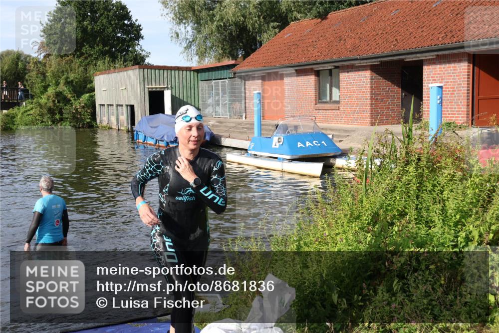 31.08.2025 - Elbe Triathlon Hamburg Luisa Fischer http://msf.ph/oto/8681836 31.08.2025 09:35:29 Schwimmen 781, 903, 914 meine-sportfotos.de