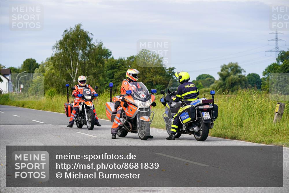 31.08.2025 - Elbe Triathlon Hamburg Michael Burmester http://msf.ph/oto/8681839 31.08.2025 10:58:42 Radfahren 1459 meine-sportfotos.de