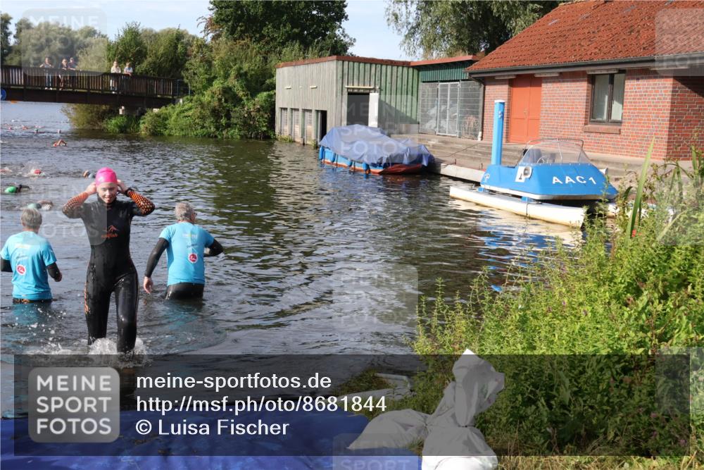 31.08.2025 - Elbe Triathlon Hamburg Luisa Fischer http://msf.ph/oto/8681844 31.08.2025 09:36:01 Schwimmen 824 meine-sportfotos.de