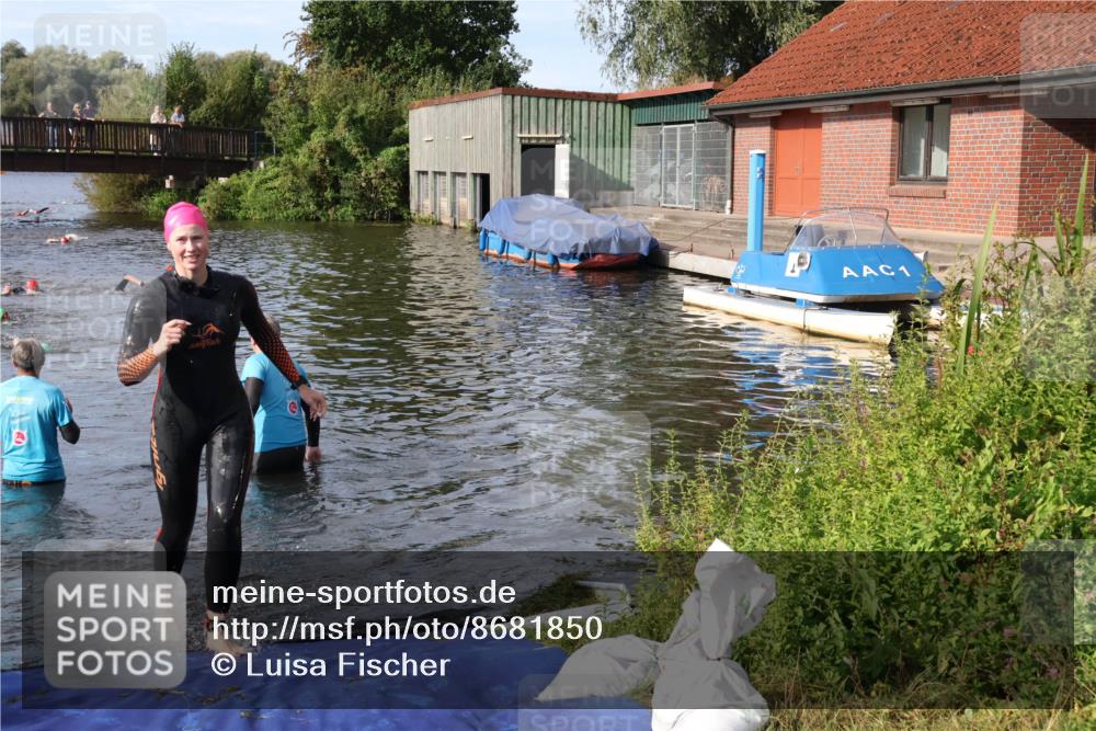 31.08.2025 - Elbe Triathlon Hamburg Luisa Fischer http://msf.ph/oto/8681850 31.08.2025 09:36:03 Schwimmen 824 meine-sportfotos.de