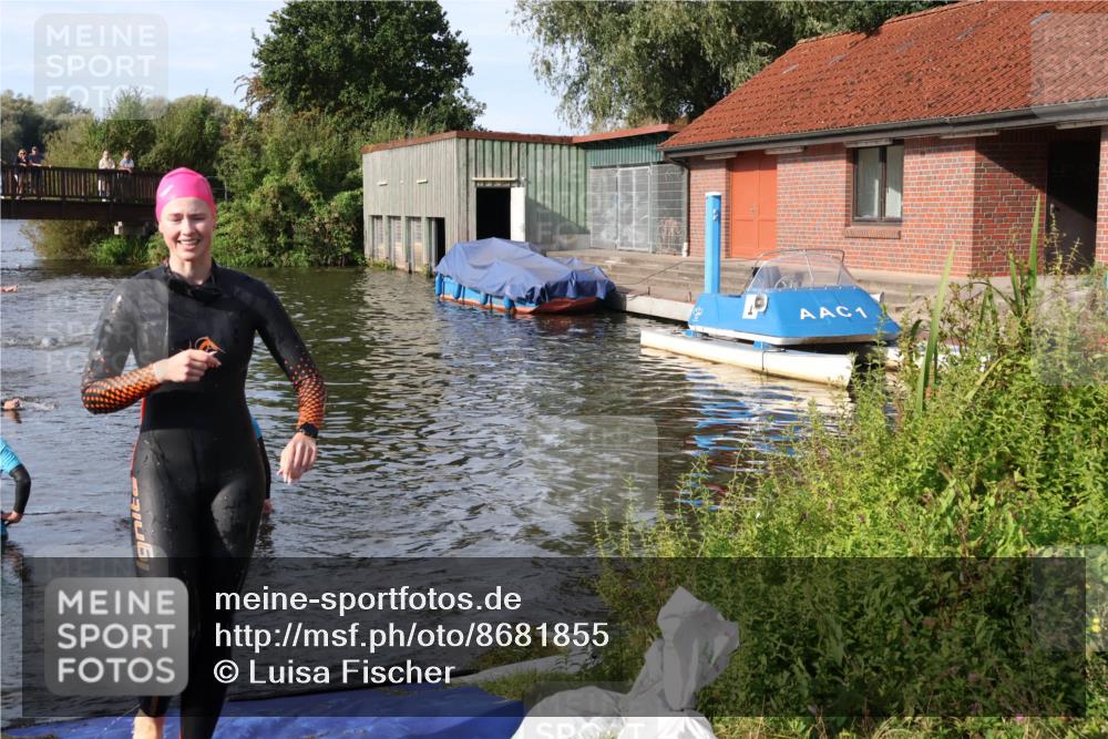 31.08.2025 - Elbe Triathlon Hamburg Luisa Fischer http://msf.ph/oto/8681855 31.08.2025 09:36:04 Schwimmen 824 meine-sportfotos.de