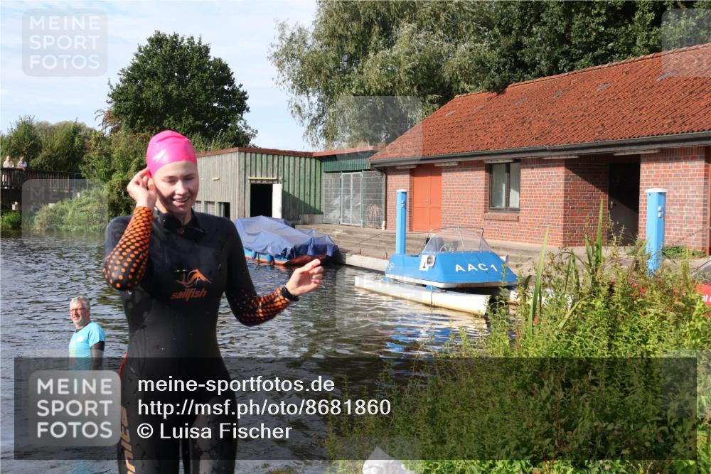 31.08.2025 - Elbe Triathlon Hamburg Luisa Fischer http://msf.ph/oto/8681860 31.08.2025 09:36:05 Schwimmen 824 meine-sportfotos.de