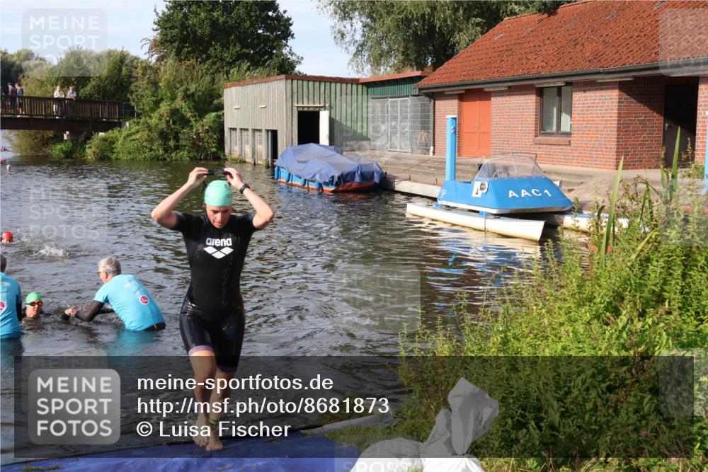 31.08.2025 - Elbe Triathlon Hamburg Luisa Fischer http://msf.ph/oto/8681873 31.08.2025 09:36:16 Schwimmen 847, 856, 899 meine-sportfotos.de