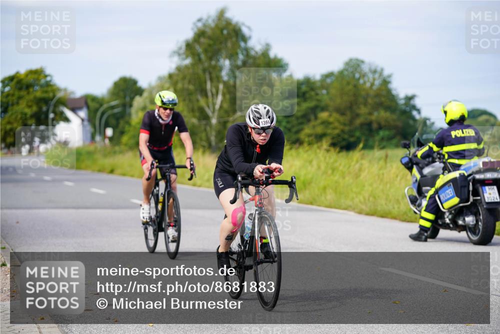 31.08.2025 - Elbe Triathlon Hamburg Michael Burmester http://msf.ph/oto/8681883 31.08.2025 10:58:54 Radfahren 1280, 1327, 1387, 1394, 1575 meine-sportfotos.de