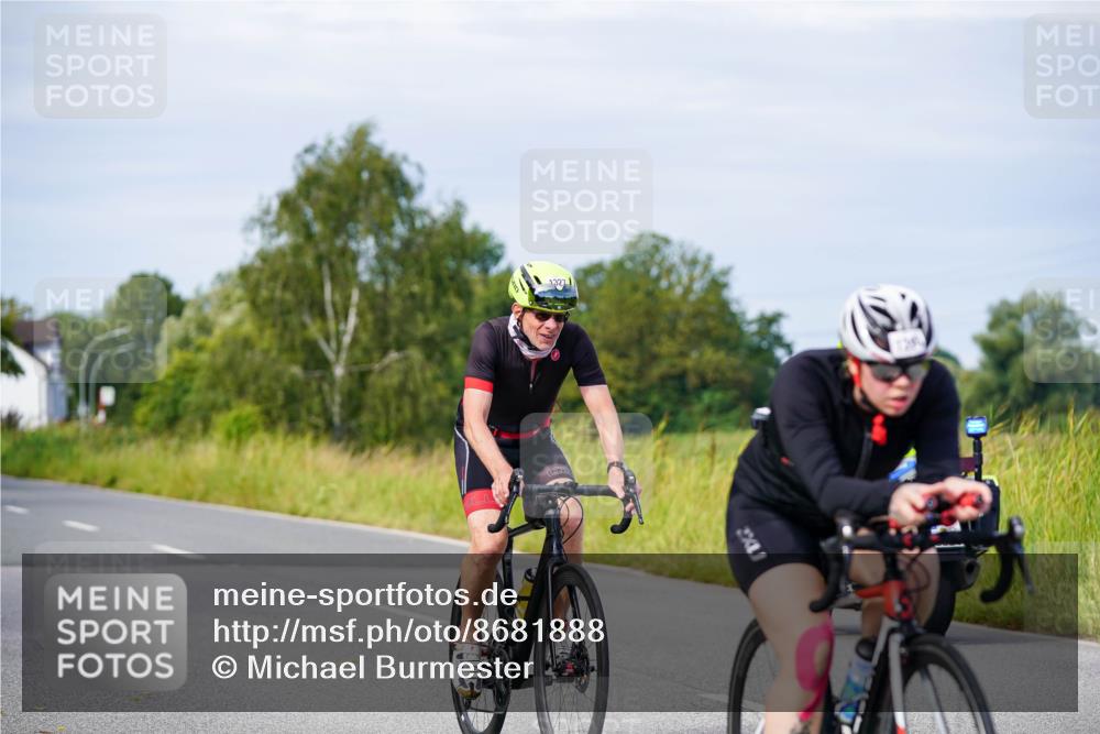 31.08.2025 - Elbe Triathlon Hamburg Michael Burmester http://msf.ph/oto/8681888 31.08.2025 10:58:55 Radfahren 1280, 1327, 1387, 1394, 1575 meine-sportfotos.de
