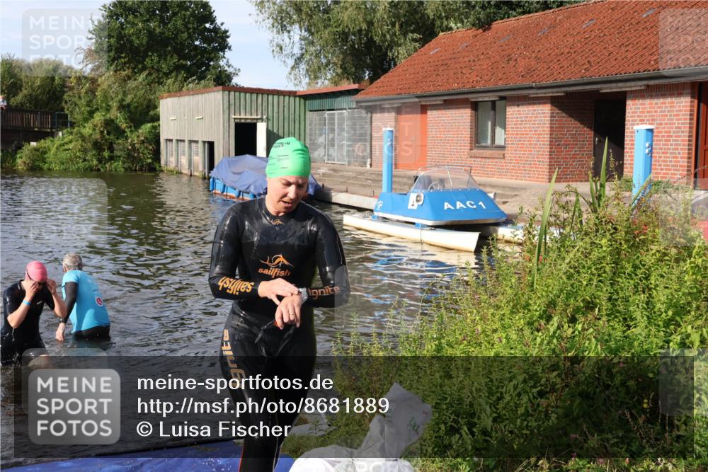 31.08.2025 - Elbe Triathlon Hamburg Luisa Fischer http://msf.ph/oto/8681889 31.08.2025 09:36:23 Schwimmen 807, 847, 899, 926 meine-sportfotos.de