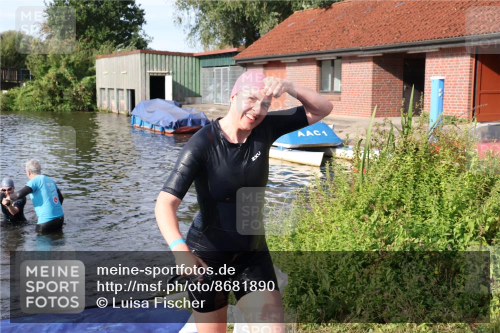 31.08.2025 - Elbe Triathlon Hamburg Luisa Fischer http://msf.ph/oto/8681890 31.08.2025 09:36:26 Schwimmen 807, 822, 847, 899, 926 meine-sportfotos.de
