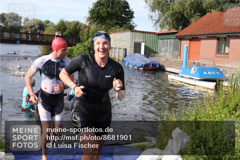 31.08.2025 - Elbe Triathlon Hamburg Luisa Fischer http://msf.ph/oto/8681901 31.08.2025 09:36:32 Schwimmen 765, 807, 822, 926 meine-sportfotos.de