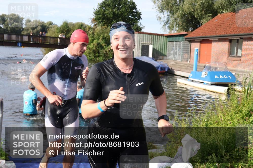 31.08.2025 - Elbe Triathlon Hamburg Luisa Fischer http://msf.ph/oto/8681903 31.08.2025 09:36:32 Schwimmen 765, 807, 822, 926 meine-sportfotos.de