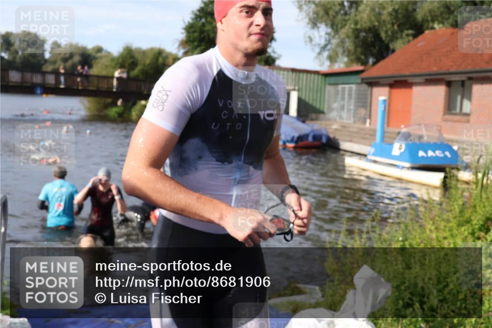 31.08.2025 - Elbe Triathlon Hamburg Luisa Fischer http://msf.ph/oto/8681906 31.08.2025 09:36:33 Schwimmen 765, 807, 822, 926 meine-sportfotos.de