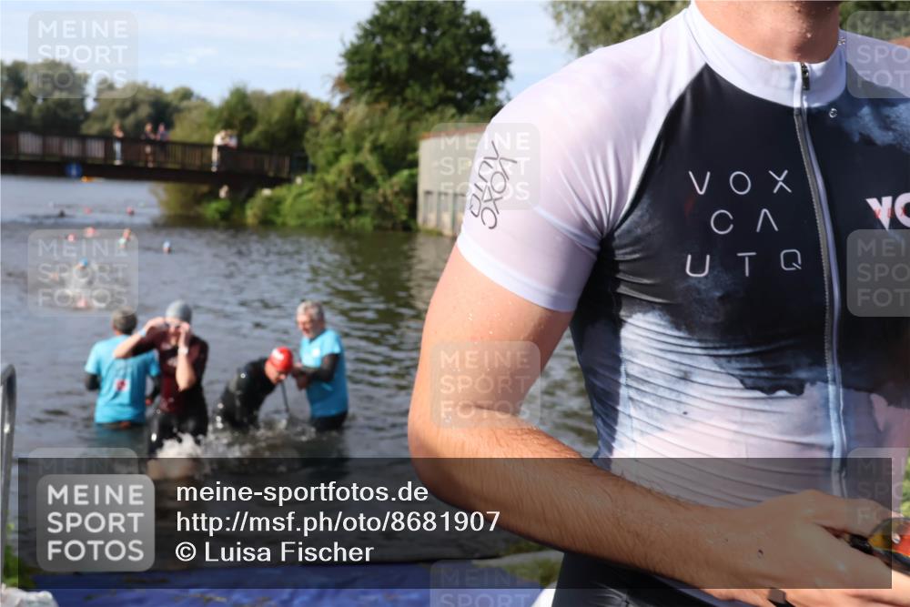 31.08.2025 - Elbe Triathlon Hamburg Luisa Fischer http://msf.ph/oto/8681907 31.08.2025 09:36:33 Schwimmen 765, 807, 822, 926 meine-sportfotos.de