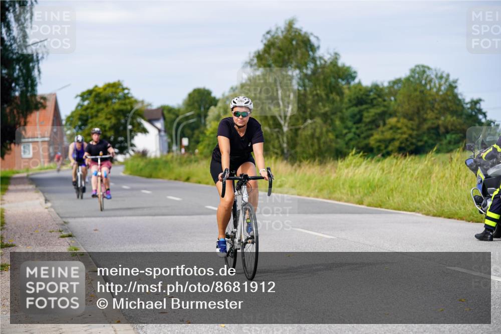 31.08.2025 - Elbe Triathlon Hamburg Michael Burmester http://msf.ph/oto/8681912 31.08.2025 10:59:05 Radfahren 1261, 1303, 1349, 1369 meine-sportfotos.de