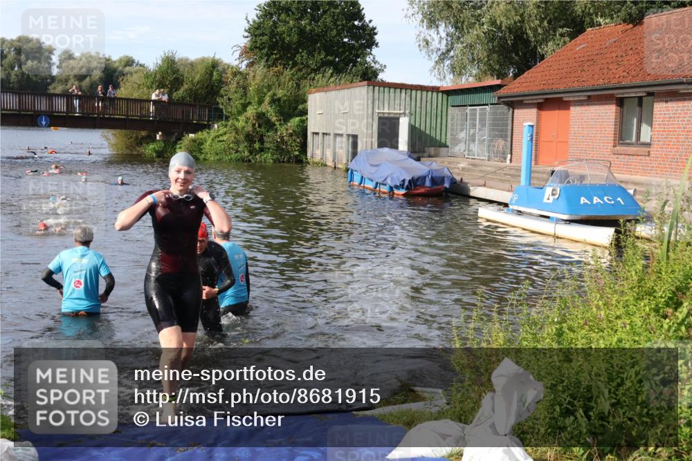 31.08.2025 - Elbe Triathlon Hamburg Luisa Fischer http://msf.ph/oto/8681915 31.08.2025 09:36:35 Schwimmen 765, 807, 822, 926 meine-sportfotos.de