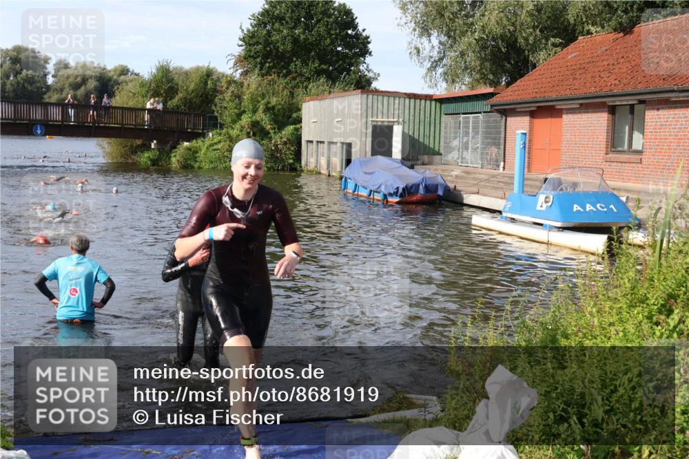 31.08.2025 - Elbe Triathlon Hamburg Luisa Fischer http://msf.ph/oto/8681919 31.08.2025 09:36:36 Schwimmen 765, 807, 822, 926 meine-sportfotos.de