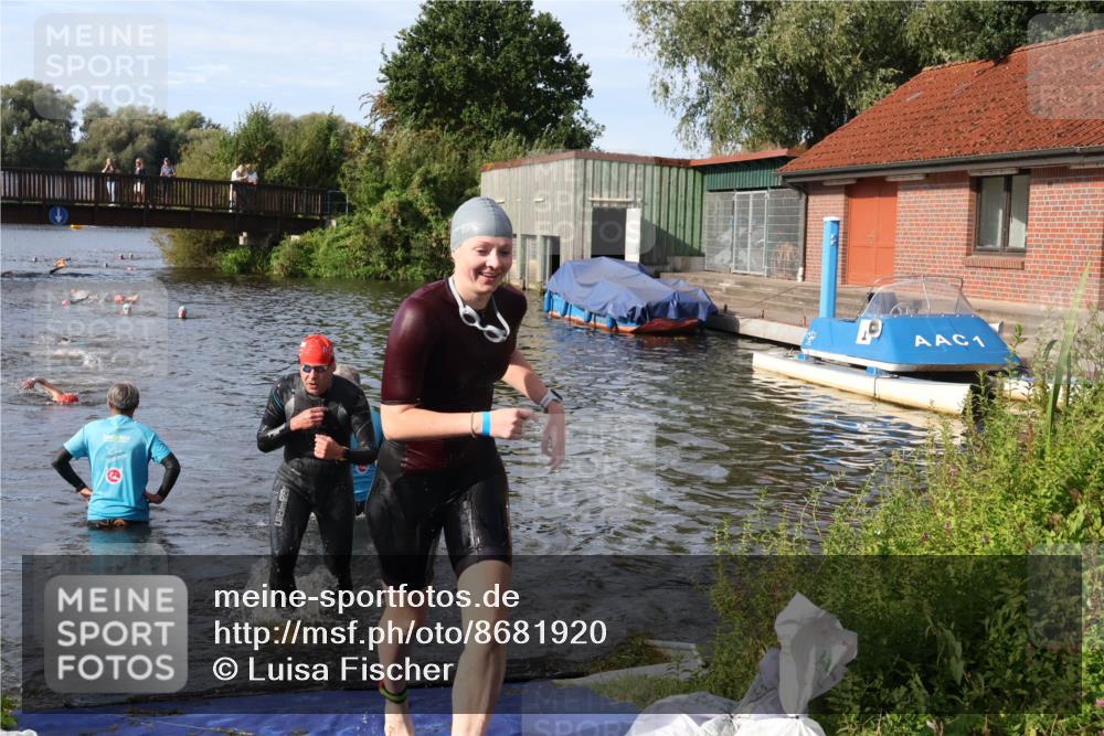 31.08.2025 - Elbe Triathlon Hamburg Luisa Fischer http://msf.ph/oto/8681920 31.08.2025 09:36:36 Schwimmen 765, 807, 822, 926 meine-sportfotos.de