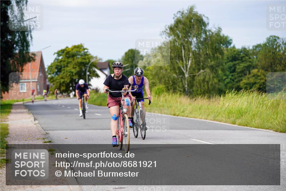31.08.2025 - Elbe Triathlon Hamburg Michael Burmester http://msf.ph/oto/8681921 31.08.2025 10:59:07 Radfahren 1261, 1303, 1349, 1369 meine-sportfotos.de