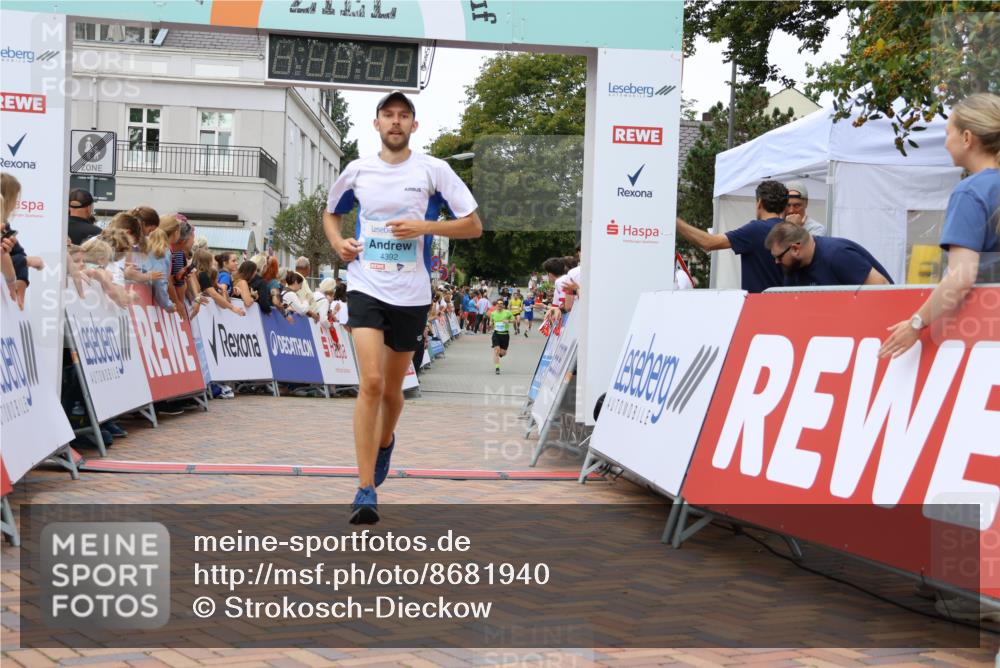 31.08.2025 - 21. Blankeneser Heldenlauf Strokosch-Dieckow http://msf.ph/oto/8681940 31.08.2025 12:05:50 Ziel 5762, 4392 meine-sportfotos.de