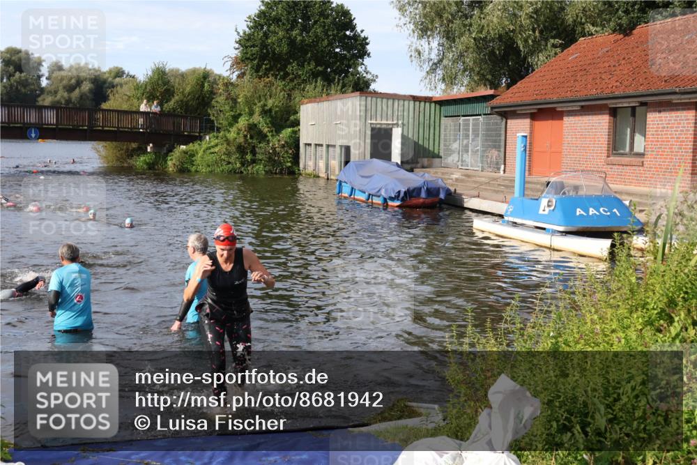 31.08.2025 - Elbe Triathlon Hamburg Luisa Fischer http://msf.ph/oto/8681942 31.08.2025 09:36:50 Schwimmen 861, 894 meine-sportfotos.de