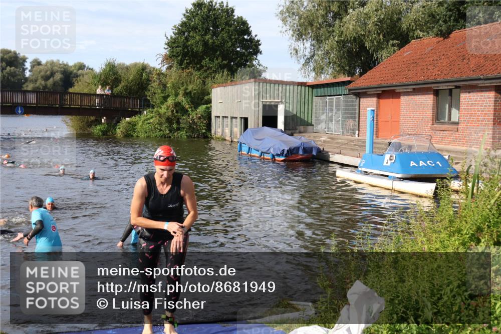31.08.2025 - Elbe Triathlon Hamburg Luisa Fischer http://msf.ph/oto/8681949 31.08.2025 09:36:51 Schwimmen 861, 894 meine-sportfotos.de