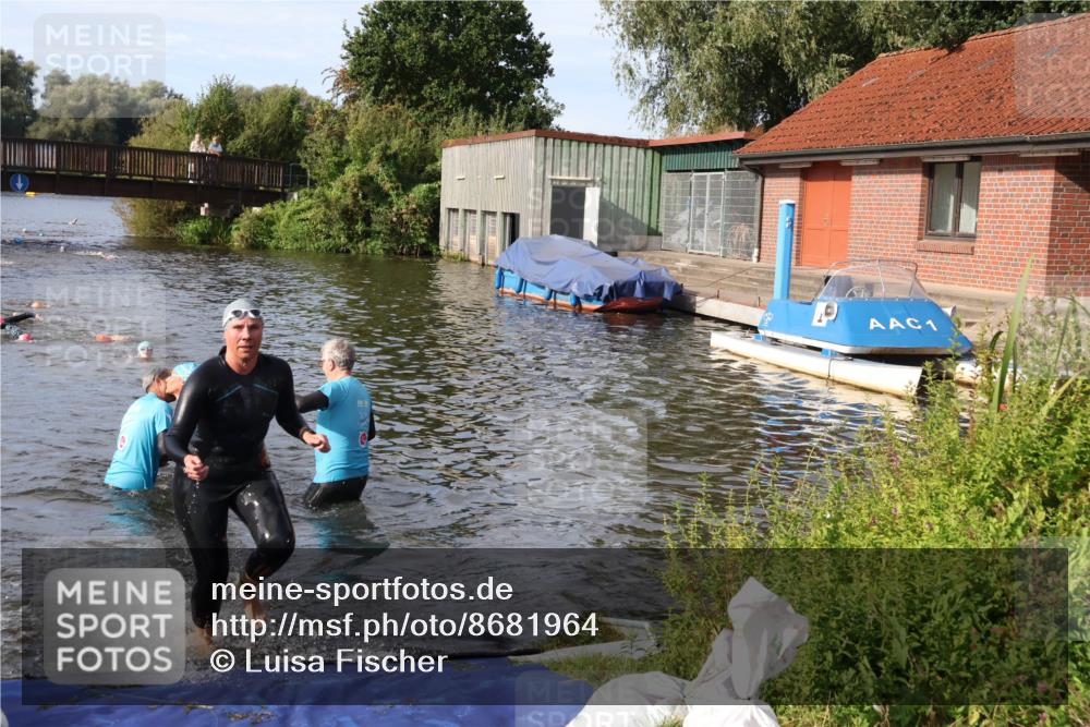 31.08.2025 - Elbe Triathlon Hamburg Luisa Fischer http://msf.ph/oto/8681964 31.08.2025 09:36:58 Schwimmen 861, 892 meine-sportfotos.de
