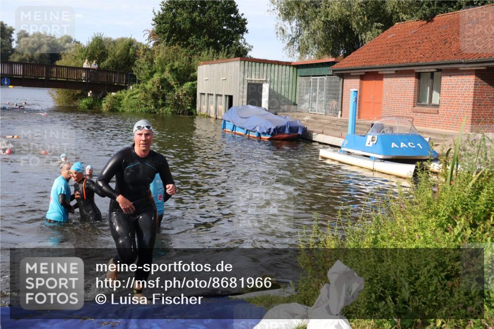 31.08.2025 - Elbe Triathlon Hamburg Luisa Fischer http://msf.ph/oto/8681966 31.08.2025 09:36:58 Schwimmen 861, 892 meine-sportfotos.de