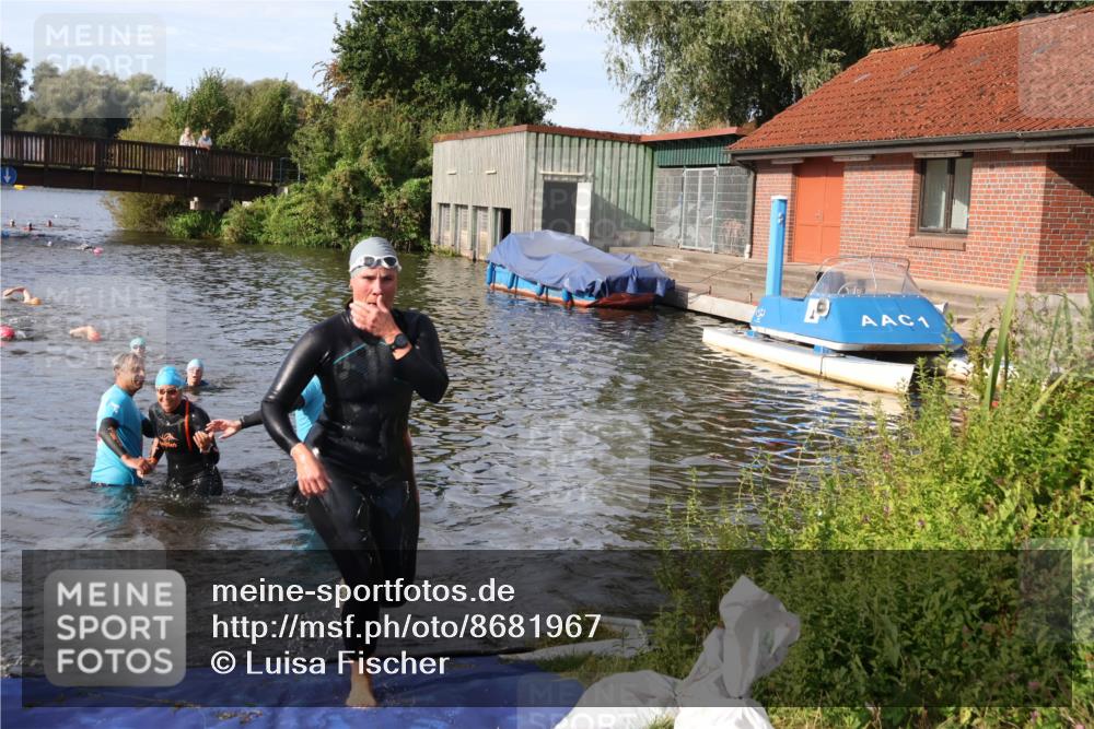 31.08.2025 - Elbe Triathlon Hamburg Luisa Fischer http://msf.ph/oto/8681967 31.08.2025 09:36:59 Schwimmen 861, 892 meine-sportfotos.de