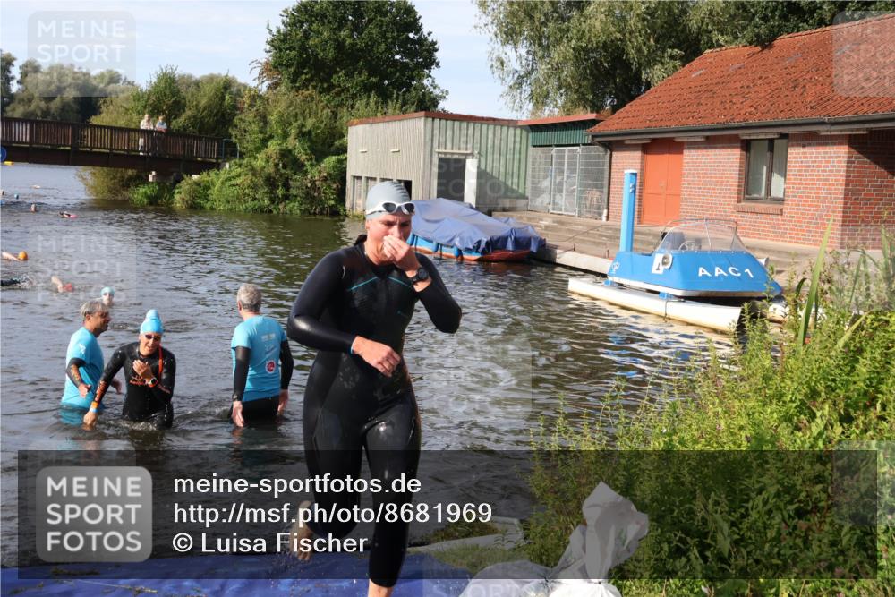 31.08.2025 - Elbe Triathlon Hamburg Luisa Fischer http://msf.ph/oto/8681969 31.08.2025 09:36:59 Schwimmen 861, 892 meine-sportfotos.de