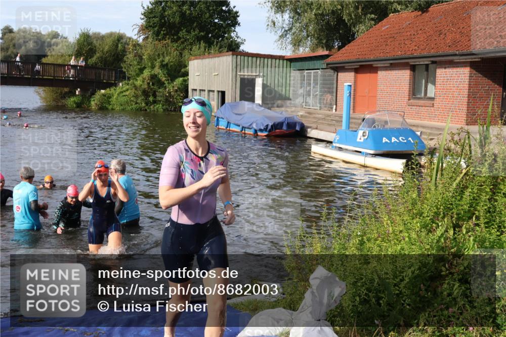 31.08.2025 - Elbe Triathlon Hamburg Luisa Fischer http://msf.ph/oto/8682003 31.08.2025 09:37:16 Schwimmen 799, 836, 921, 931 meine-sportfotos.de