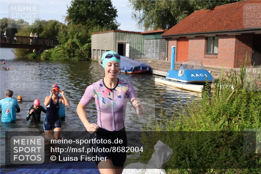 31.08.2025 - Elbe Triathlon Hamburg Luisa Fischer http://msf.ph/oto/8682004 31.08.2025 09:37:16 Schwimmen 799, 836, 921, 931 meine-sportfotos.de