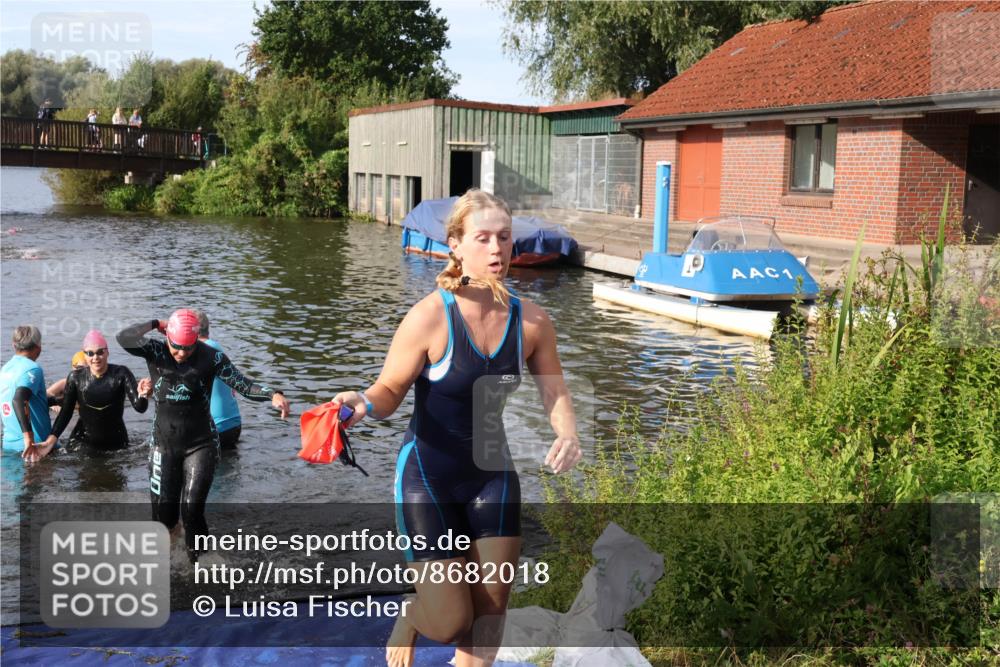 31.08.2025 - Elbe Triathlon Hamburg Luisa Fischer http://msf.ph/oto/8682018 31.08.2025 09:37:19 Schwimmen 799, 809, 836, 921, 931 meine-sportfotos.de