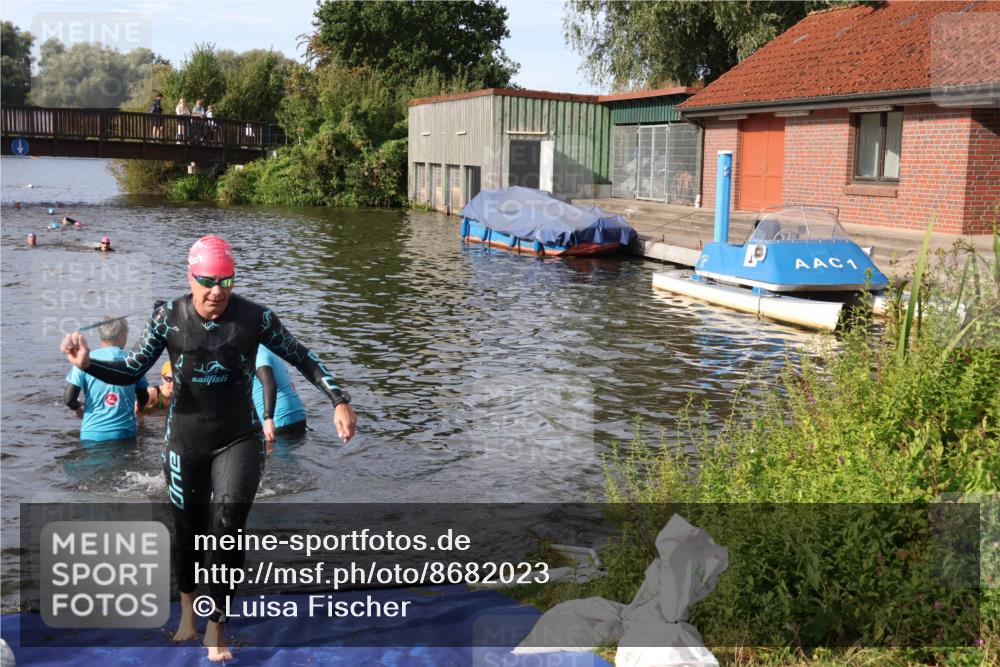 31.08.2025 - Elbe Triathlon Hamburg Luisa Fischer http://msf.ph/oto/8682023 31.08.2025 09:37:21 Schwimmen 809, 836, 921, 931 meine-sportfotos.de