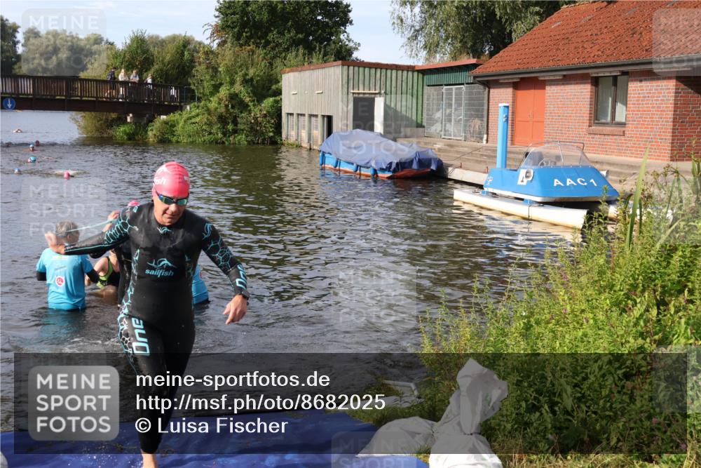 31.08.2025 - Elbe Triathlon Hamburg Luisa Fischer http://msf.ph/oto/8682025 31.08.2025 09:37:21 Schwimmen 809, 836, 921, 931 meine-sportfotos.de