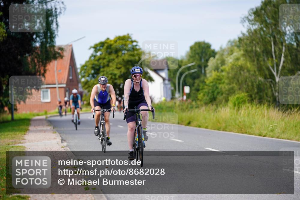 31.08.2025 - Elbe Triathlon Hamburg Michael Burmester http://msf.ph/oto/8682028 31.08.2025 10:59:52 Radfahren 1252, 1368, 1426 meine-sportfotos.de