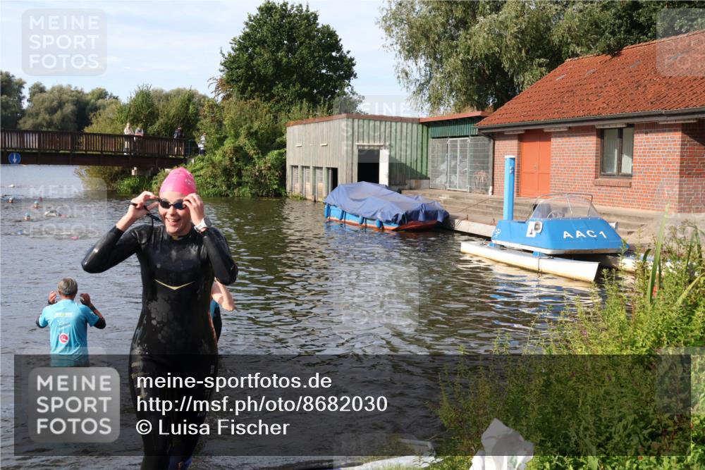 31.08.2025 - Elbe Triathlon Hamburg Luisa Fischer http://msf.ph/oto/8682030 31.08.2025 09:37:25 Schwimmen 809, 836, 921 meine-sportfotos.de