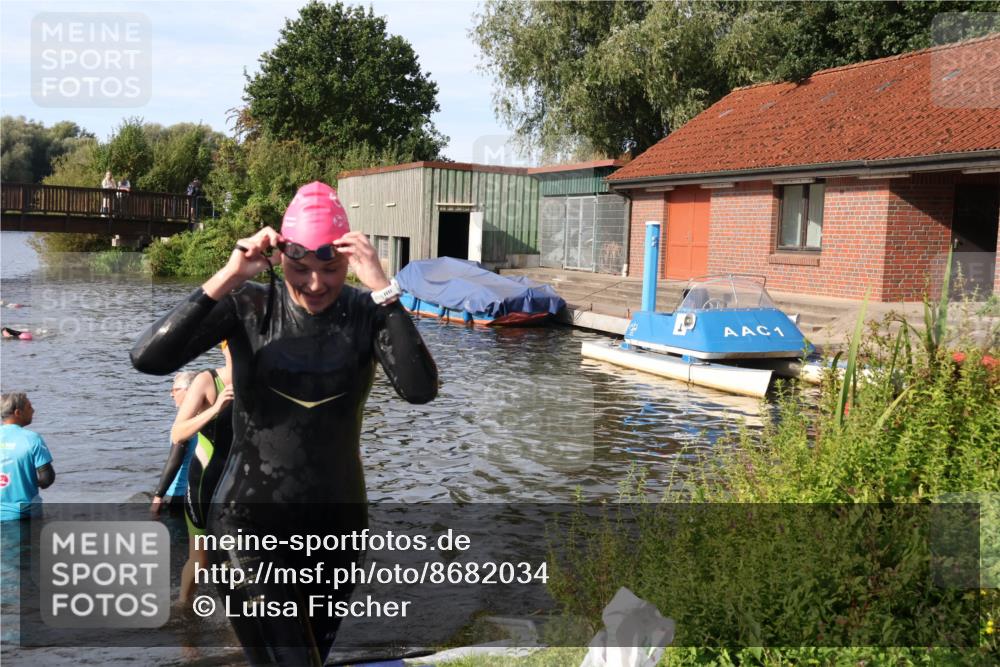 31.08.2025 - Elbe Triathlon Hamburg Luisa Fischer http://msf.ph/oto/8682034 31.08.2025 09:37:25 Schwimmen 809, 836, 921 meine-sportfotos.de