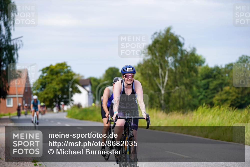 31.08.2025 - Elbe Triathlon Hamburg Michael Burmester http://msf.ph/oto/8682035 31.08.2025 10:59:54 Radfahren 1252, 1368, 1426 meine-sportfotos.de