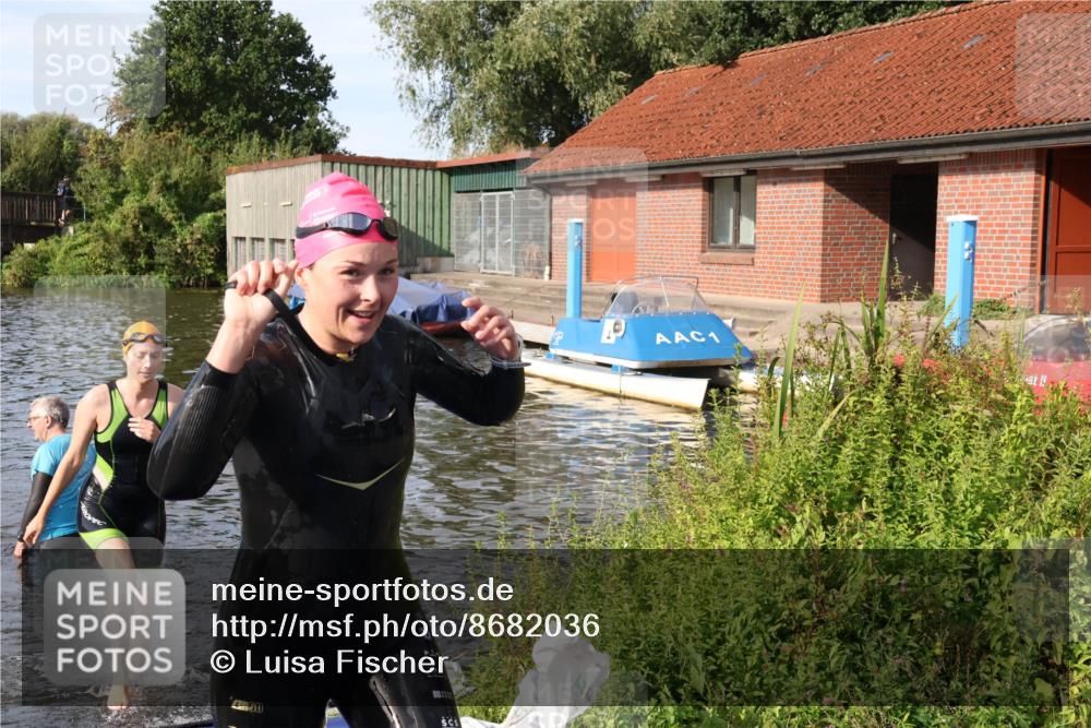 31.08.2025 - Elbe Triathlon Hamburg Luisa Fischer http://msf.ph/oto/8682036 31.08.2025 09:37:26 Schwimmen 809, 836 meine-sportfotos.de