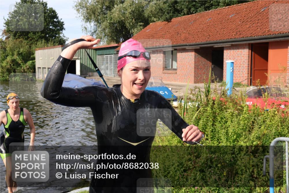 31.08.2025 - Elbe Triathlon Hamburg Luisa Fischer http://msf.ph/oto/8682038 31.08.2025 09:37:26 Schwimmen 809, 836 meine-sportfotos.de