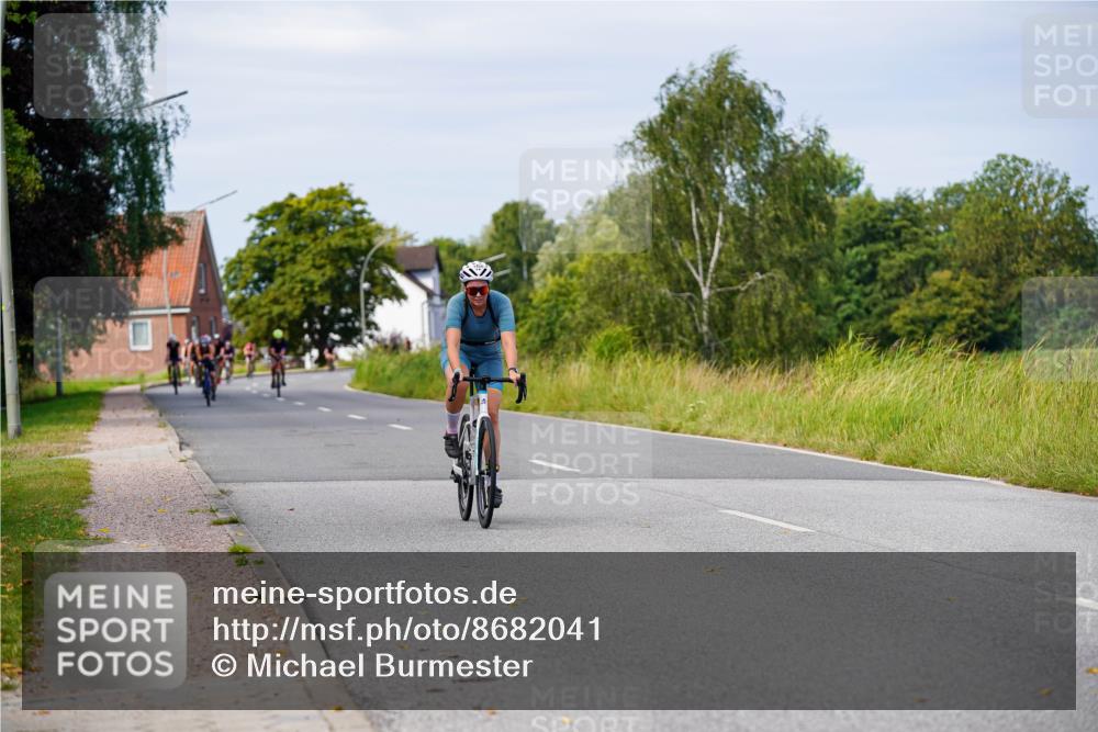 31.08.2025 - Elbe Triathlon Hamburg Michael Burmester http://msf.ph/oto/8682041 31.08.2025 10:59:57 Radfahren 1252, 1368, 1426 meine-sportfotos.de