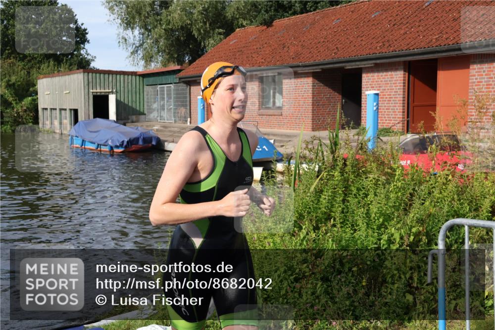 31.08.2025 - Elbe Triathlon Hamburg Luisa Fischer http://msf.ph/oto/8682042 31.08.2025 09:37:28 Schwimmen 809, 836 meine-sportfotos.de