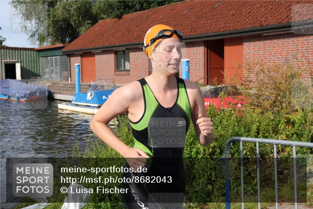 31.08.2025 - Elbe Triathlon Hamburg Luisa Fischer http://msf.ph/oto/8682043 31.08.2025 09:37:28 Schwimmen 809, 836 meine-sportfotos.de