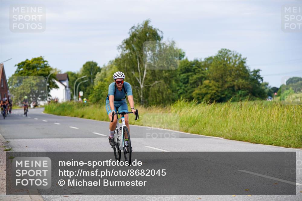 31.08.2025 - Elbe Triathlon Hamburg Michael Burmester http://msf.ph/oto/8682045 31.08.2025 10:59:58 Radfahren 1252, 1368, 1426 meine-sportfotos.de