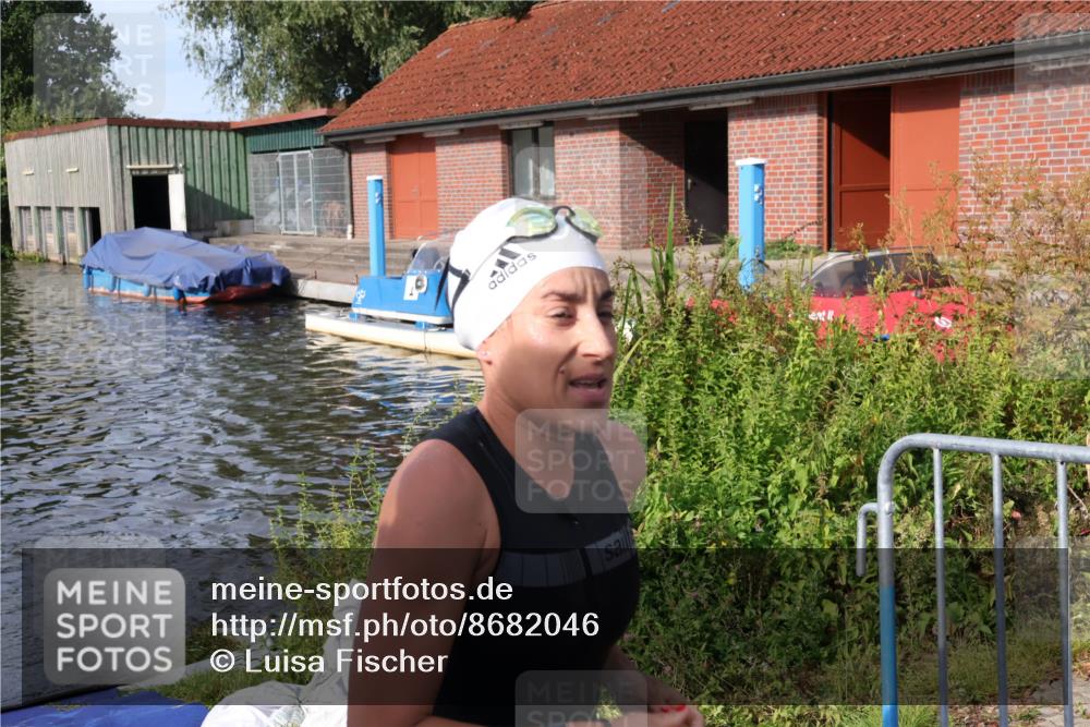 31.08.2025 - Elbe Triathlon Hamburg Luisa Fischer http://msf.ph/oto/8682046 31.08.2025 09:37:42 Schwimmen 810, 871 meine-sportfotos.de